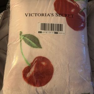 Victoria’s Secret PINK Cherry Sherpa Blanket NEW
